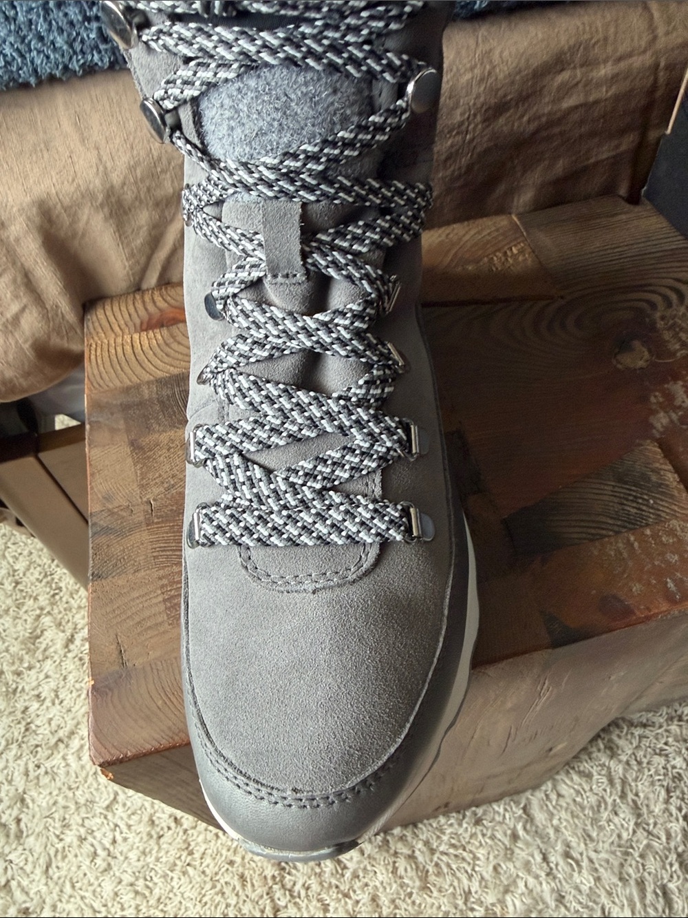 Women’s Gray Winter Hiker Boots - Rugged Trail Style - Picture 7 of 10